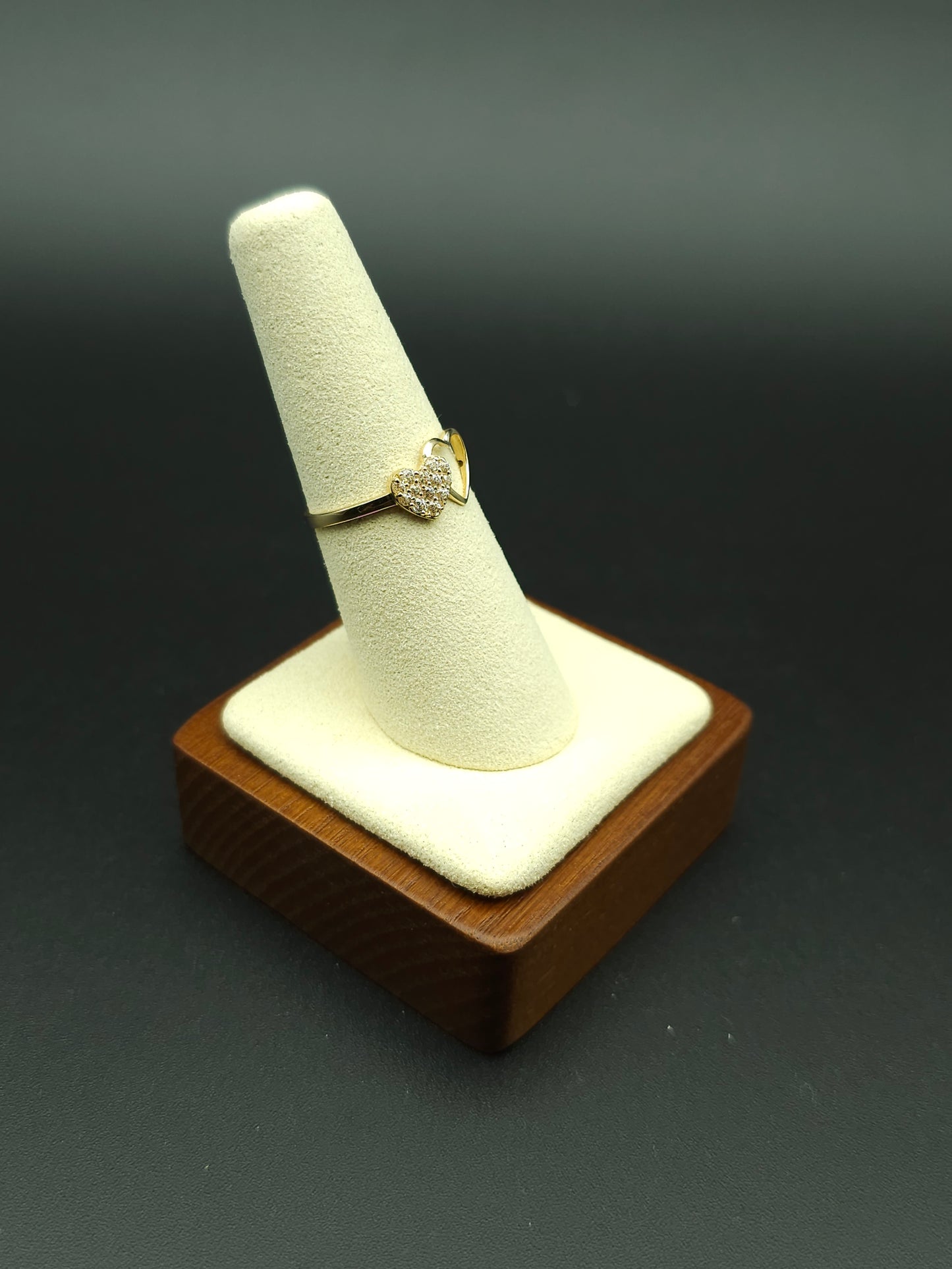Show your love with this 14K Solid Gold Women’s Ring featuring a stunning double heart design. A perfect blend of elegance and charm. Shop now at Ken’s Virtual Store Jewelry!