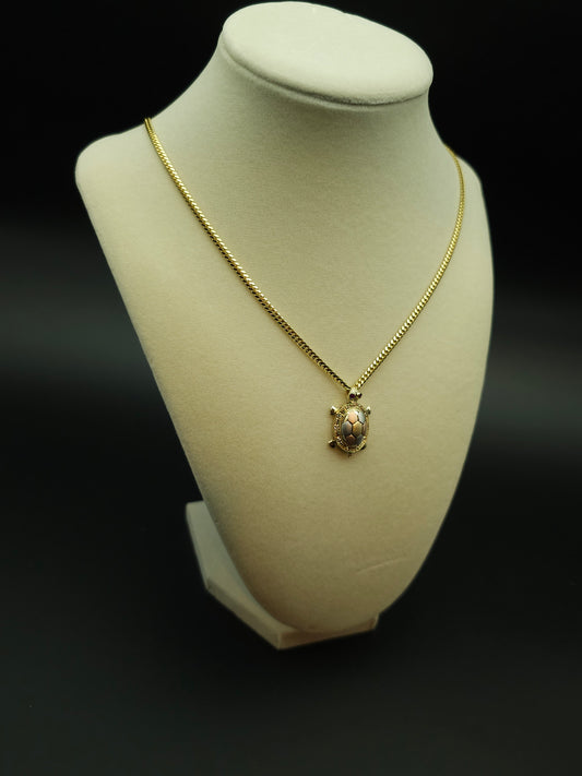 Show off your unique style with this 14K Solid Gold Chain featuring a beautifully crafted Turtle Pendant. Perfect for nature lovers and trendsetters. Shop now at Ken’s Virtual Store Jewelry!