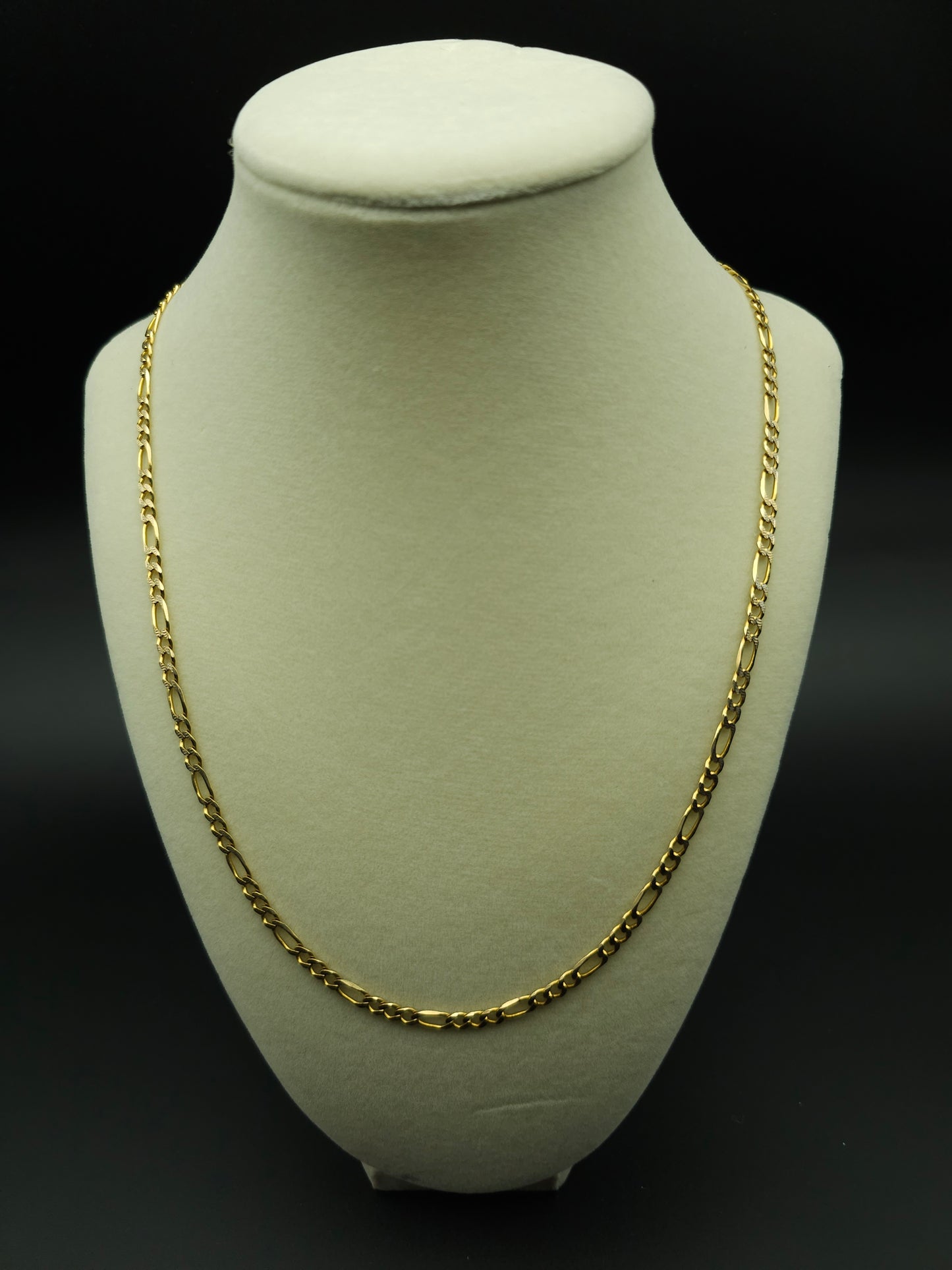 Upgrade your style with this 14K Solid Gold Cuban Chain, featuring a sleek and modern design. Perfect for daily wear or special occasions. Shop now at Ken’s Virtual Store Jewelry!